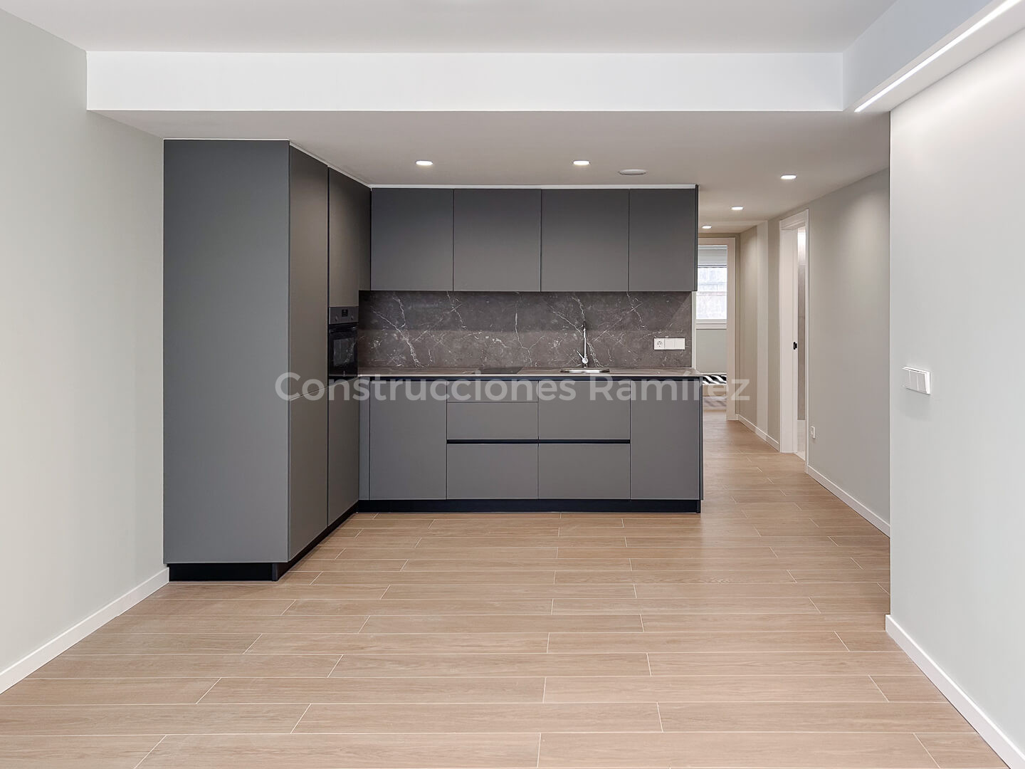 Reforma Y Ampliación De Edificio Para 5 Viviendas Y Oficinas 37